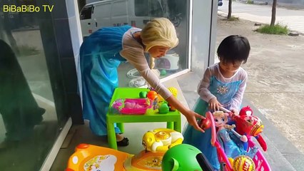 Frozen Elsa & Spiderman ARRESTED BY BABY POLICE! w/ Joker Maleficent Anna TOYS! Superheroe