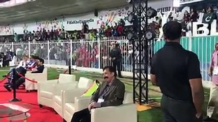 Fans cheering Rana Fawad of Lahore Qalandars
