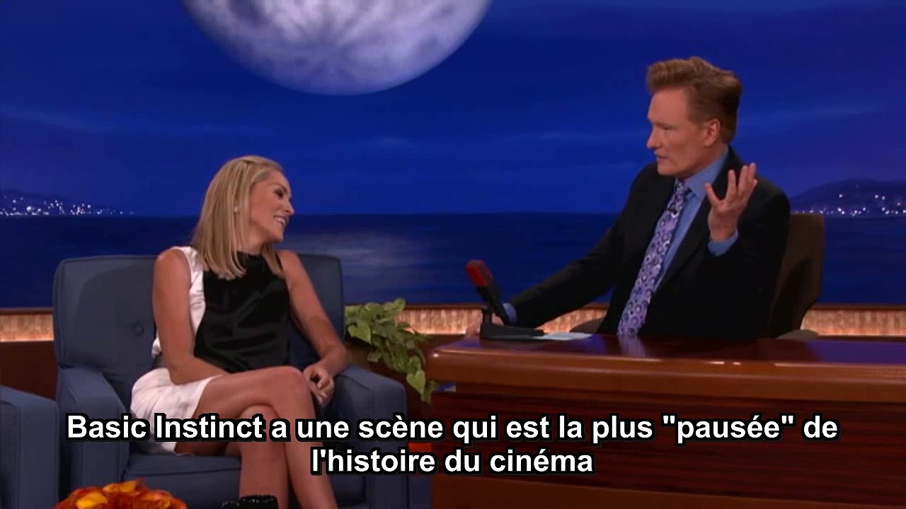 Sharon Stone rejoue la scène culte de Basic Instinct