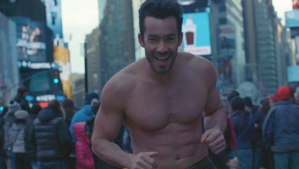 How to Look Sexy with Model Aaron Diaz