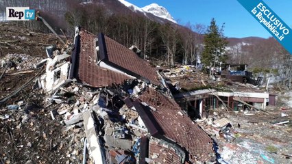 Télécharger la video: Les images incroyable de l'hôtel Rigopiano un mois après l'avalanche.