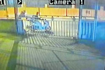 Istanbul'da Motosiklet Hırsızlığı Güvenlik Kamerasında