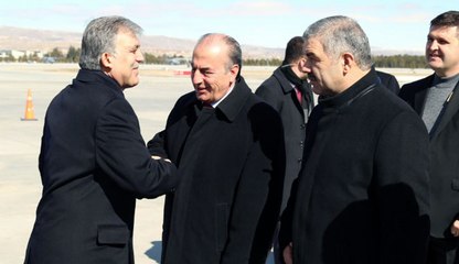 11. CUMHURBAŞKANI ABDULLAH GÜL BABASINI ZİYARETE GELDİ.