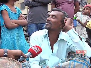 খোলা আকাশের নিচে দিন কাটছে বাঁশবাড়ি বস্তিবাসীদের