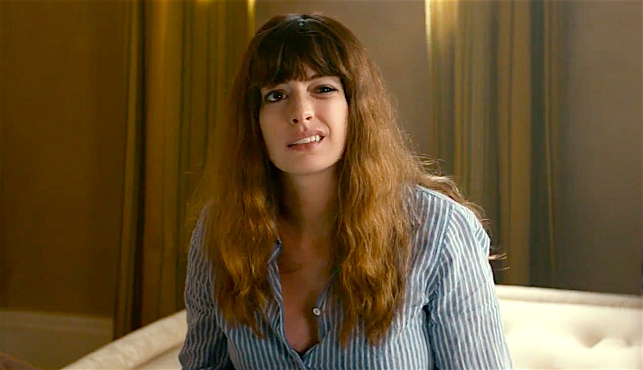 Colossal with Anne Hathaway - Official Trailer 2