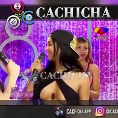 Tremenda Vergüenza Le Hizo Pasar Mia Cepeda a DJ La Chama Cuando le quito un Teipe de los Senos...