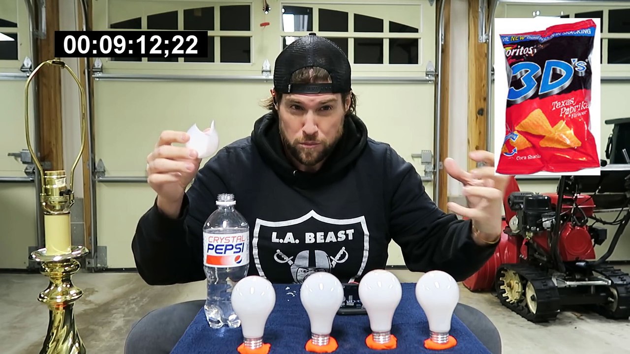 Cet américain relève mange 5 ampoules en 10 minutes... Challenge débile