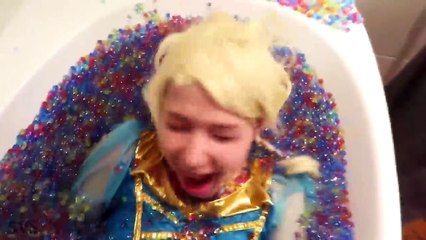 MERMAID FROZEN ELSA vs DOCTOR w/ Spiderman vs Joker POO Pregnant Pink Spidergirl Twins Sup