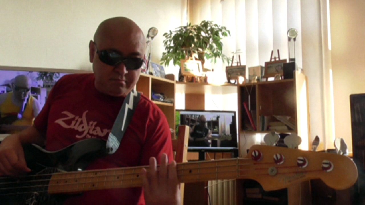 Down To The Bone London Life HD-720 m2 Basscover2 Bob Roha