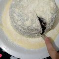 Receita de Bolo de Chocolate Cremoso com Cobertura de Leite Ninho