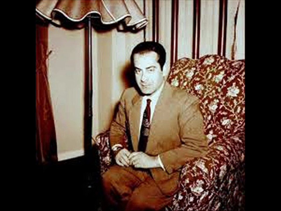 حفله يا قلبي كفايه دق حفله لموسيقار الازمان فريد الاطرش نادره اسوان1966 بواسطه سوزان مصطفي