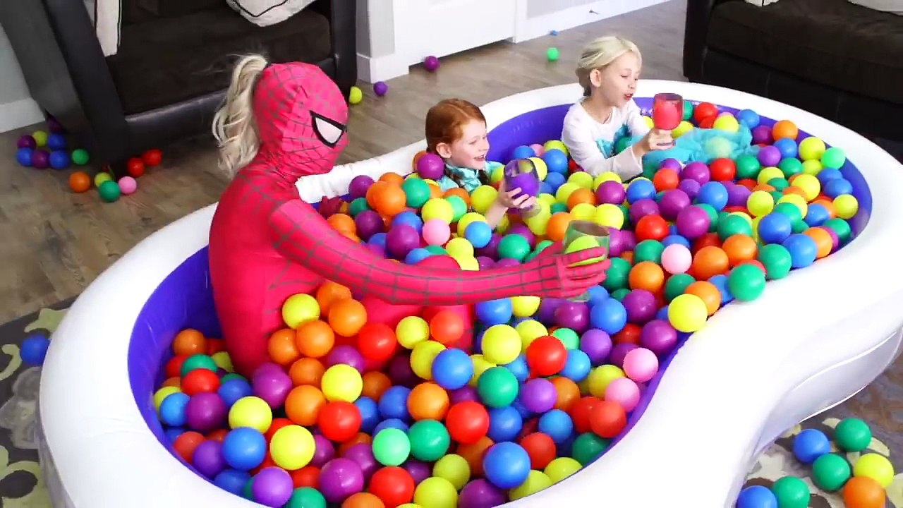 Người Nhện vs Công Chúa Elsa, Nữ Hoàng Băng Giá vs Siêu Nhân Nhện Tập 15