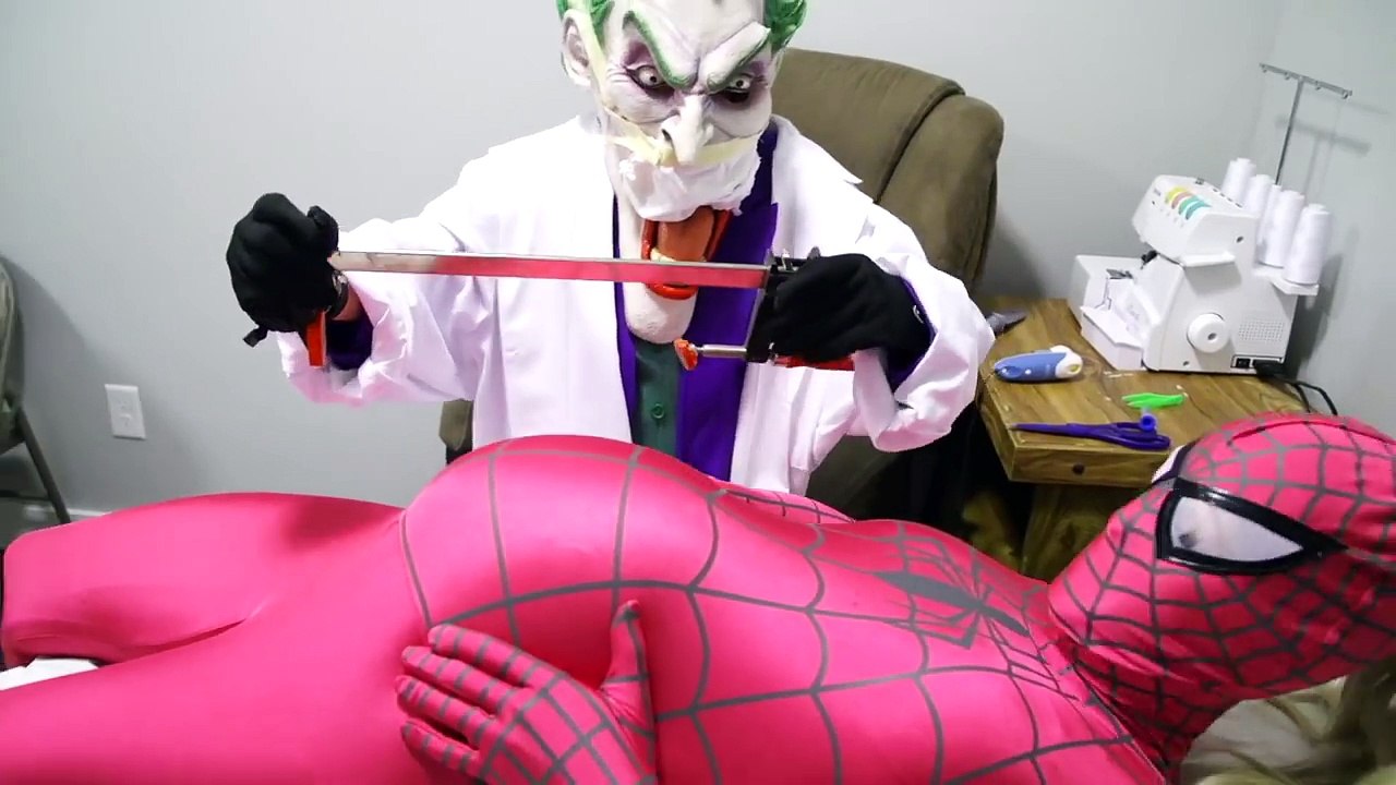 Pink Spidergirl pregnant vs Doctor Joker- Merida & Baby Spiderman alliance! Superheroes in
