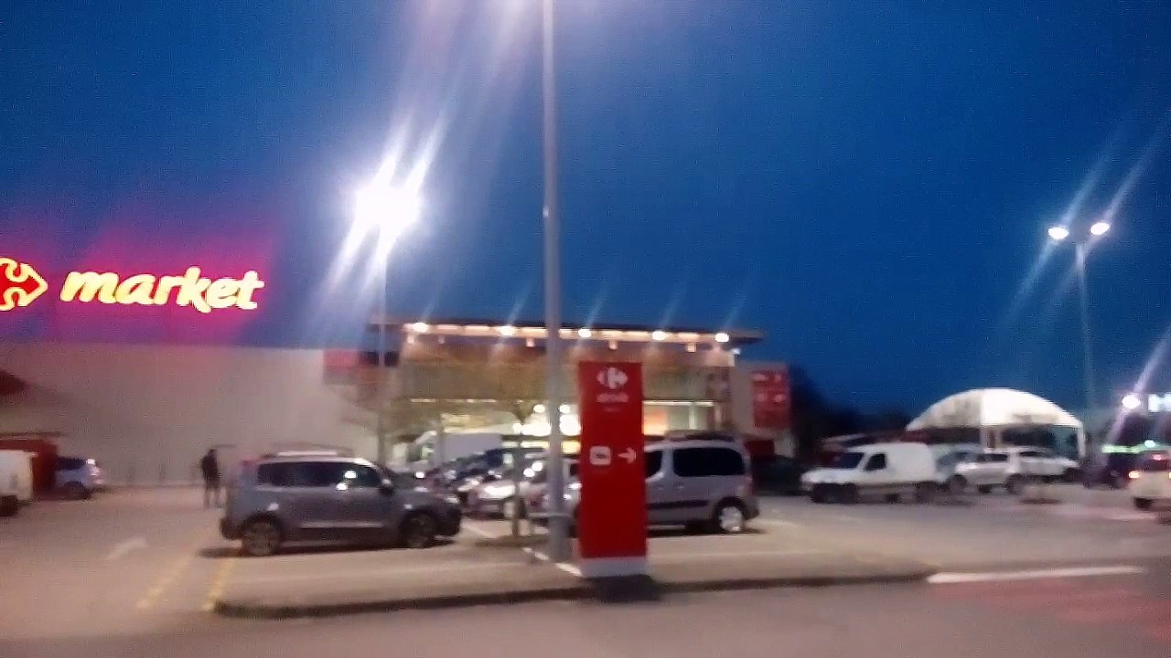 Carrefour Market De Nuit A Bellac(87)