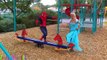 Congelados Elsa Pierde Su Vestido! w/ Spiderman, Rosa Spidergirl, Maléfica, Ariel Sirena, Pdi