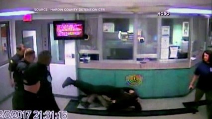 EEUU: Policías se agarran a puñetazos en una cárcel de Kentucky