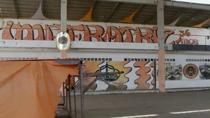 Rainha de bateria de escola de samba é morta a tiros