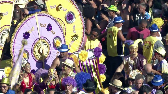 Rio: milhares de pessoas vão às ruas no pré-carnaval