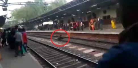 İnanılmaz Kurtuluş! Üstünden Tren Geçen Kadın Yara Bile Almadı