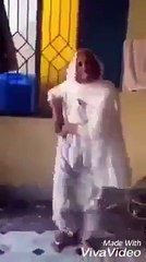 Is Amma Ki Umer Dekho Aur Is Ke Kaam Check Kren