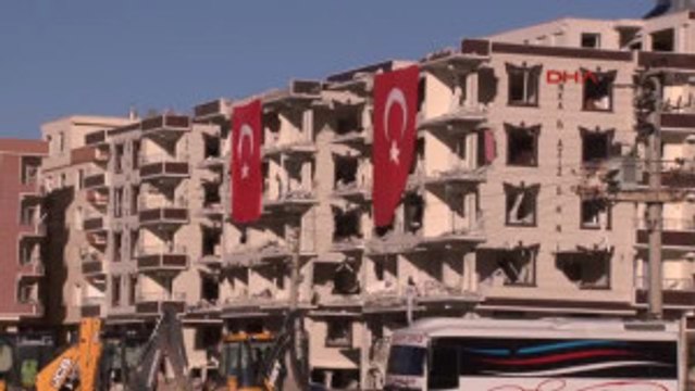 Şanlıurfa - Viranşehir'de Hakim, Savcı ve Polis Lojmanlarına Bombalı Araçla Saldırı 2 Şehit, 17...