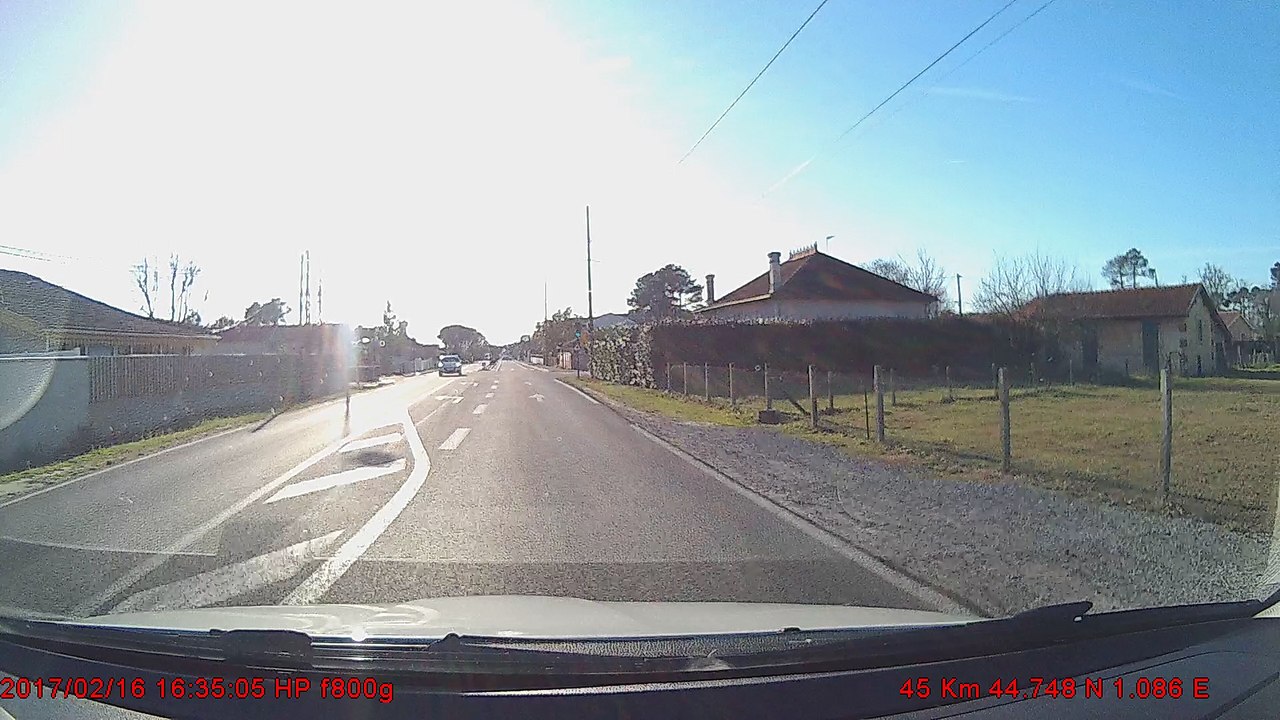 voiture qui dérive et arrive sur ma file à andernos