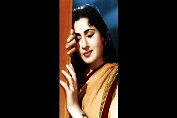 Chand ke Pass Jo Sitaara hai wo Sitaara Haseen Lagta hai