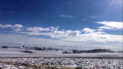 Time Lapse incroyable de vents d'hiver dans la nature