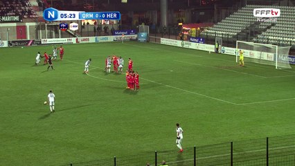 Coup franc joué à deux mais intercepté par QRM