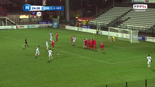 Coup franc assez bien tiré qui passe juste au dessus