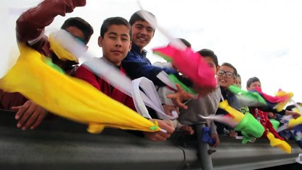 Human wall on Mexico-US border in Trump protest