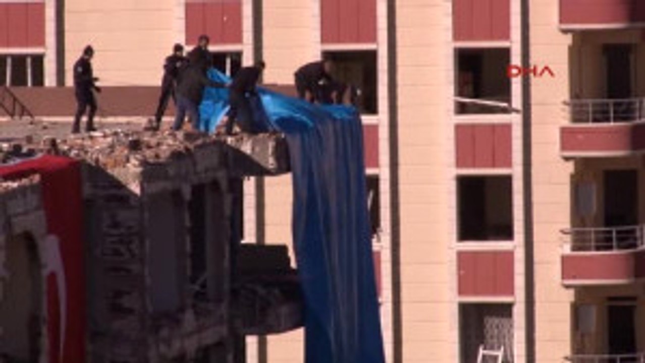 Şanlıurfa - Viranşehir'de Hakim, Savcı ve Polis Lojmanlarına Bombalı Araçla Saldırı 2 Şehit, 17...