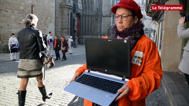 Vannes. Action choc de L214 pour dénoncer les maltraitances animales
