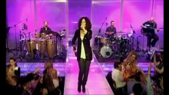 ΤΑ ΚΟΡΜΙΑ ΚΑΙ ΤΑ ΜΑΧΑΙΡΙΑ - ΕΛΕΥΘΕΡΙΑ ΑΡΒΑΝΙΤΑΚΗ (LIVE)