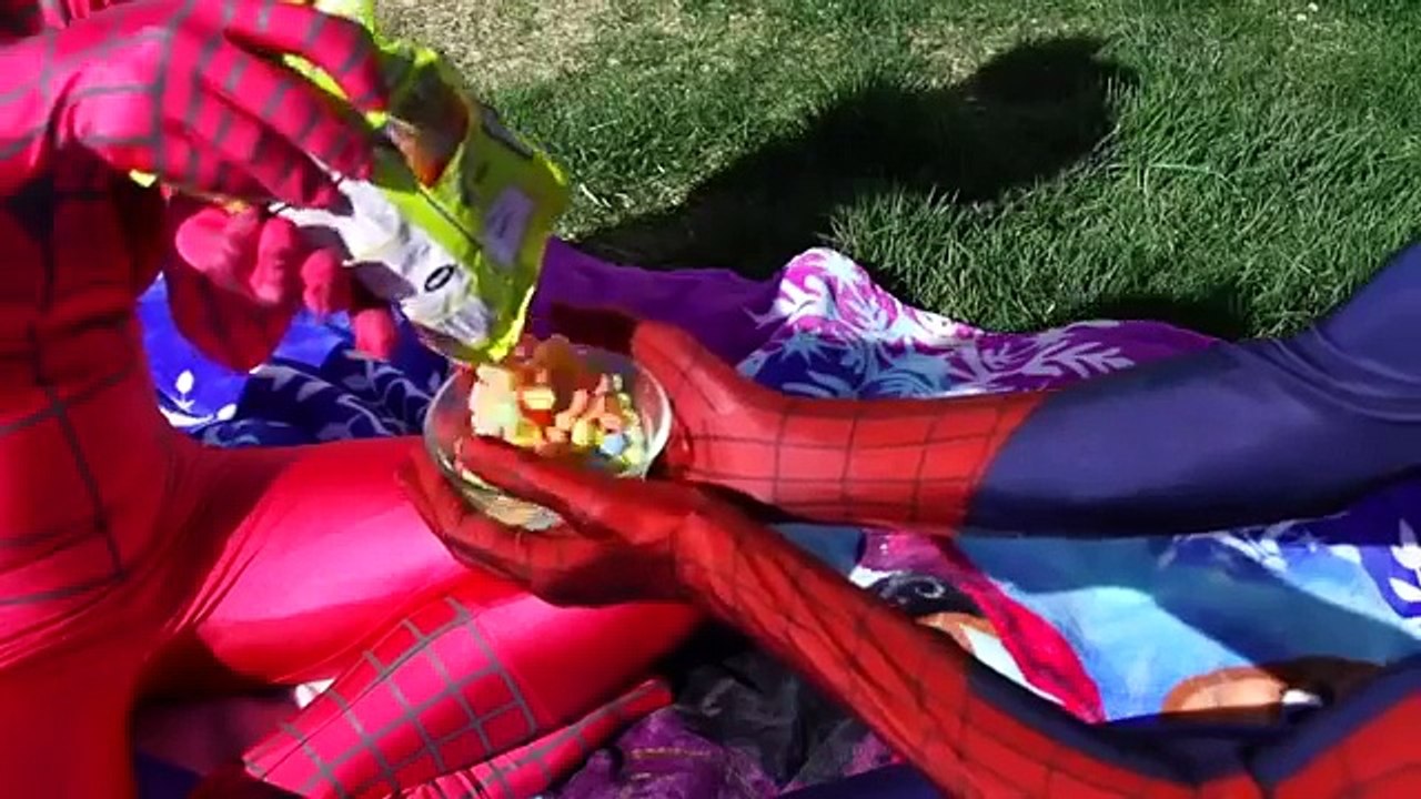 Pink Spidergirl Pregnant & Spiderman Stop Motion Play Doh Spiderbaby Superheroes Prank Vid