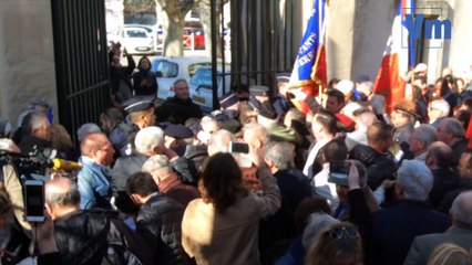 Meeting de Macron à Toulon: des manifestants tentent de forcer les grilles du Zénith