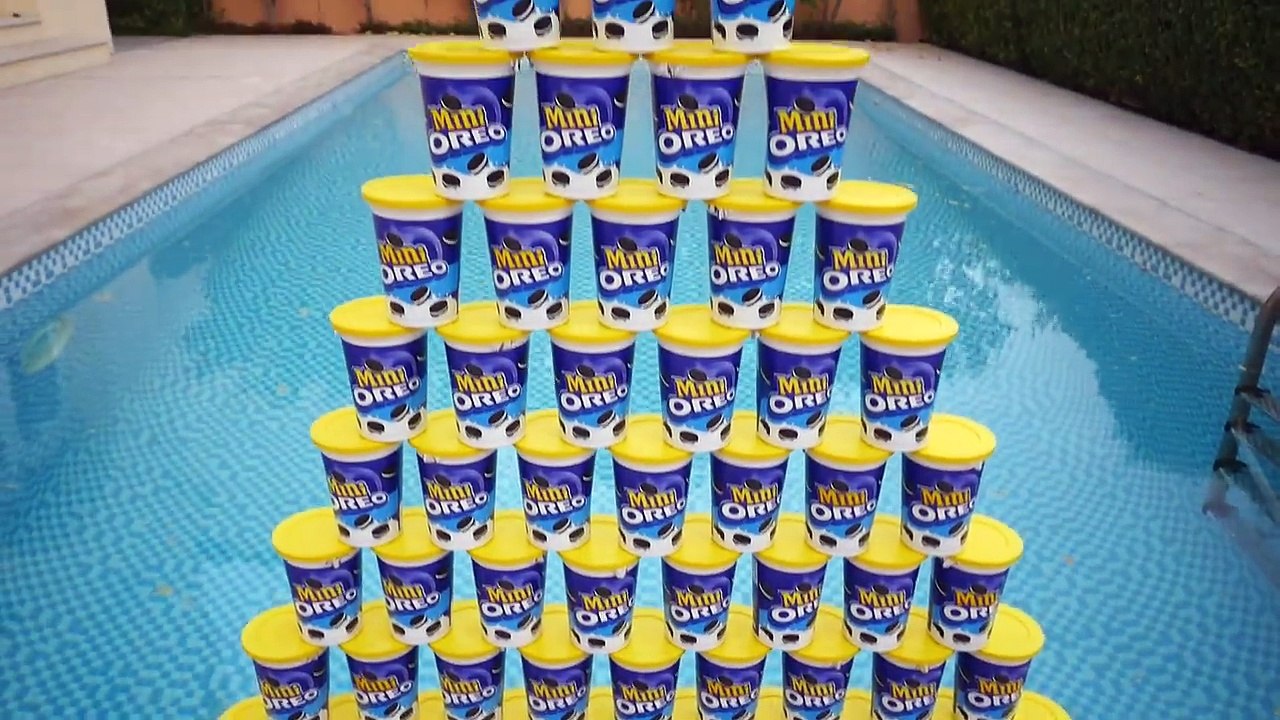 AWESOME OREO CHALLENGE! Movie Kids Toys w- Spiderman, Hulk & Joker Pringles Family FUN in Real Life