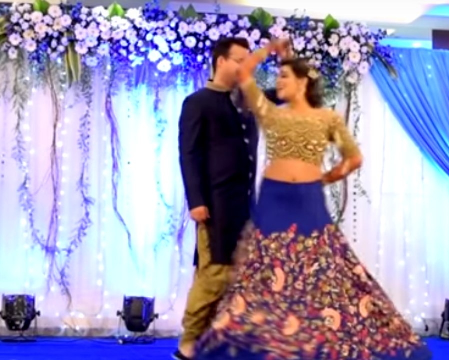 wedding dance in india 2017#Indian Wedding Dance Performance, Groom & Bride Couple dance