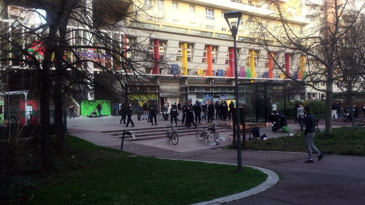 altercation à Issy les Moulineaux les 3 moulins Avec les force de l'ordre