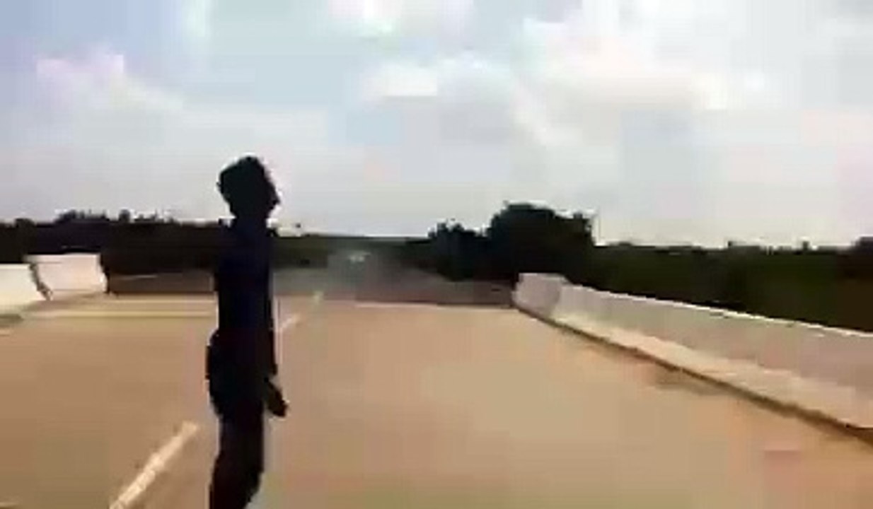 throw stone to helicoptor