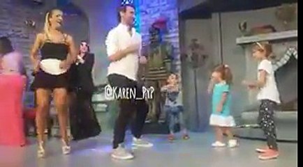 OLI bailando con Pedro al final función Abracadabra 2 - 17 de Febrero