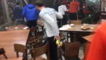 Bursa- Cinayet Zanlısı Gasp Ettiği Araçla Restorana Daldı: 3'ü Ağır, 11 Yaralı