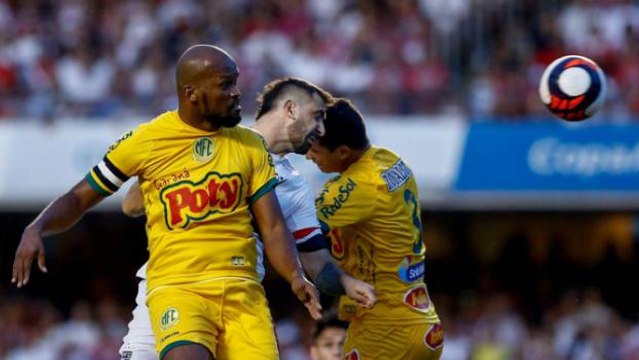 Pratto marca, mas São Paulo vacila e fica no empate com o Mirassol no Morumbi