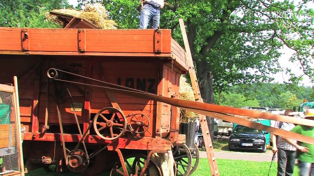 Dreschen mit dem Lanz Bulldog - historic thrashing with a old Tractor