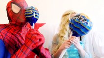 Spiderman Vs Congelado Elsa Vs Gigantes Lollipop Con Anna y Hulk Diversión Superhéroe En la Vida Real M