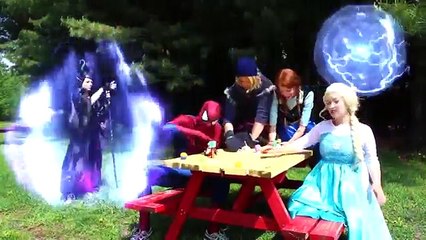 Spiderman Flies! w/ Frozen Elsa, Anna, Kristoff, Pink Spidergirl Superman Maleficent Hulk