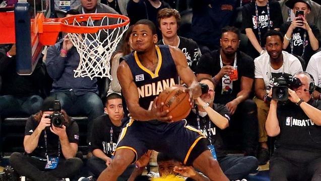 Glenn Robinson wins dunk contest that featured a drone