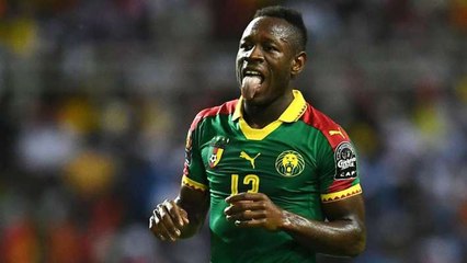 Christian Bassogog fait le boucan dans un Bar au Cameroun