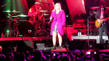 Kelly Clarkson has Classy Reponse.......