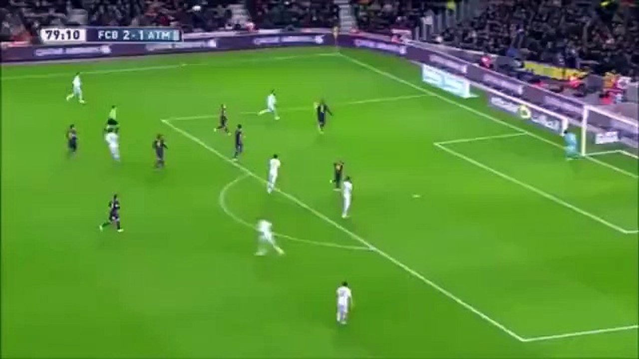 Arda Turan Pique'yi Dağıttı